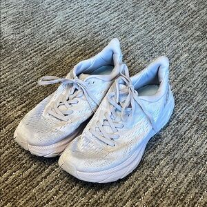 Hoka Clifton 8
Lilac marble 
Size 9
